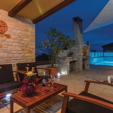 Luxury Apartment Alba With Pool Kanfanar Extérieur photo