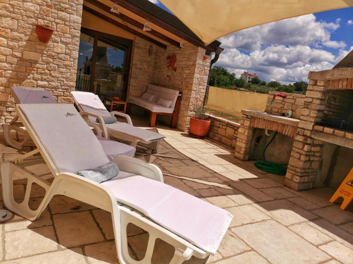 Luxury Apartment Alba With Pool Kanfanar Extérieur photo