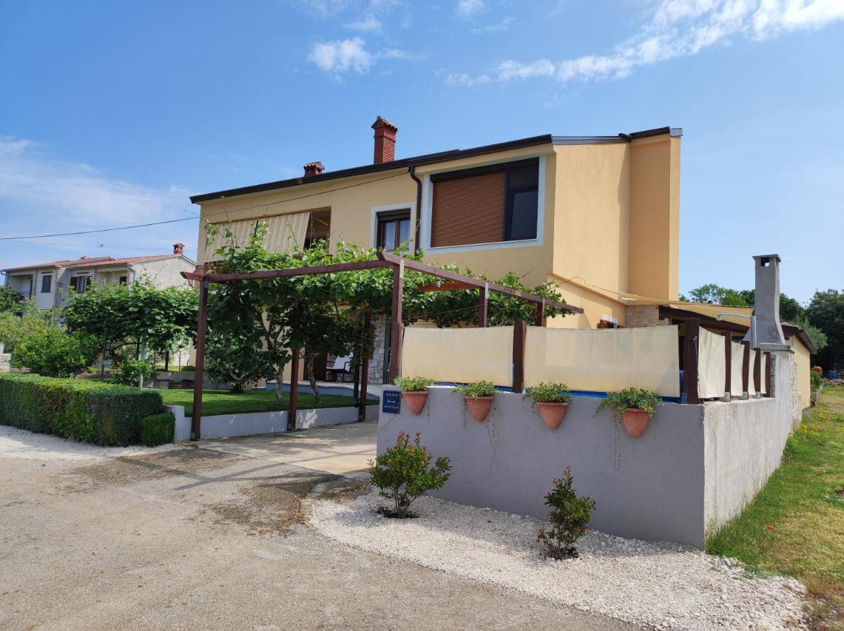 Luxury Apartment Alba With Pool Kanfanar Extérieur photo