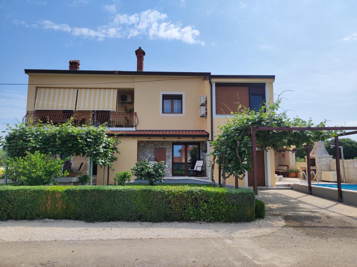 Luxury Apartment Alba With Pool Kanfanar Extérieur photo