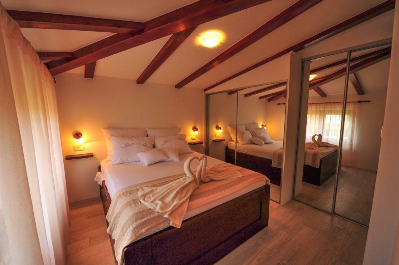 Luxury Apartment Alba With Pool Kanfanar Extérieur photo