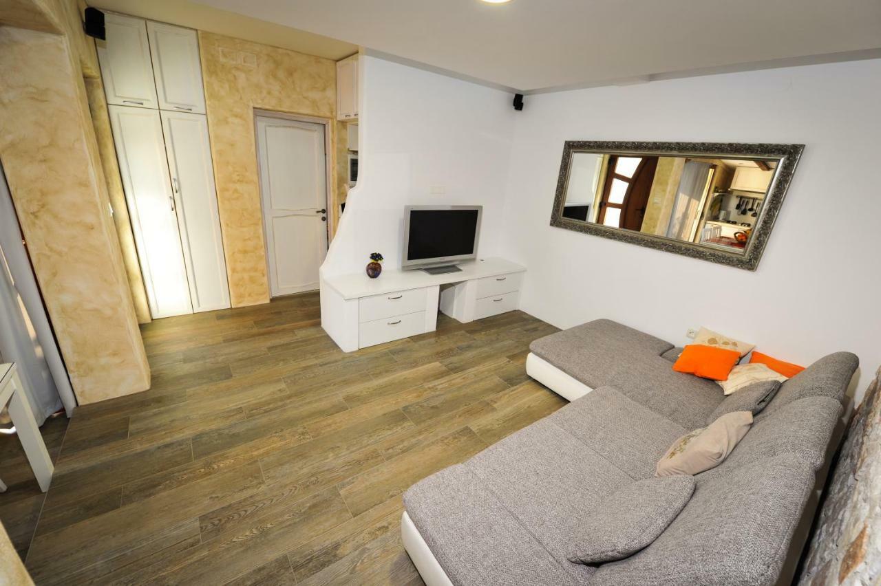 Luxury Apartment Alba With Pool Kanfanar Extérieur photo